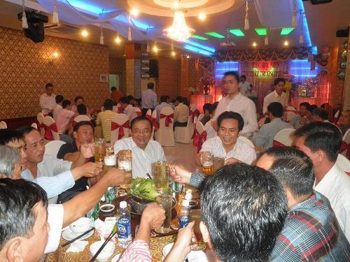 Tiệc Tất niên 2010: Trường Thịnh Group - Gắn kết tình thân