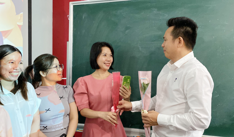 Chúc mừng 8/3 – Ngày của những đóa hồng rạng rỡ